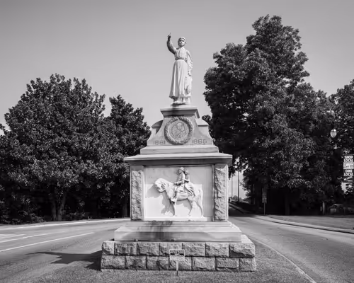 Item #10691109686083431502166818963425883962656955232587770388242978841635896426497 Media