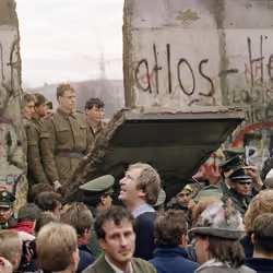 West Berliners crowd in front of the Berlin Wall early November 11, 1989 
