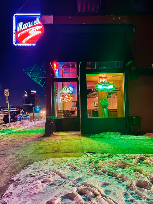 Item #114279786815483835742935838326294260638396500058431288090028659187522732032001 Media