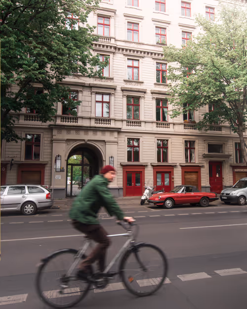 Item #66460689049240691187665992793349203300981892651978130427765601851669689139201 Media