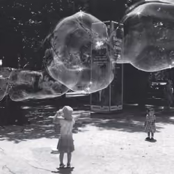 Moments #9 - Bubble Girls