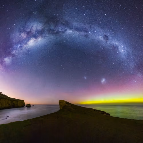 Tunnel Beach Aurora