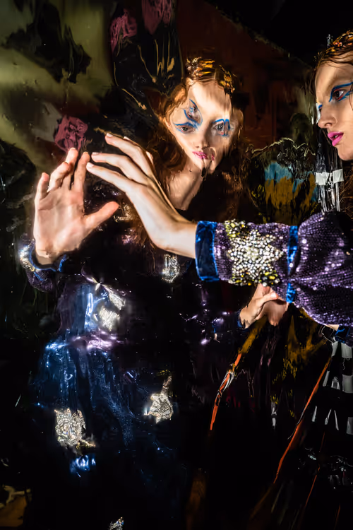 Item #59787337415897628822352940432925667088475168398776708986063847710744767365121 Media