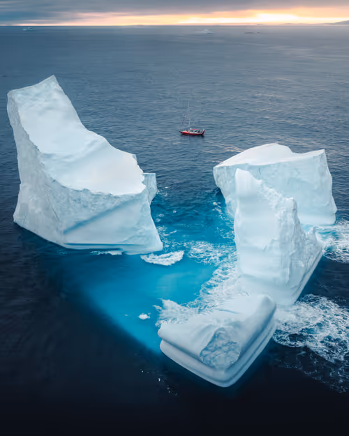 Item #59969087872528247593562305556961493003860374277083575615722774399409652236289 Media