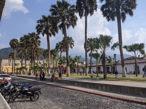 Item #113915635363529418532820506639039462677143782385450590851576059204325441798145 Media