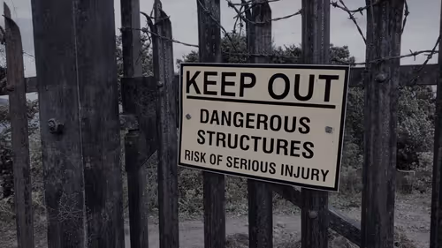 Item #13473500973687785898796463285955460631407349614781281766798596467324459417601 Media