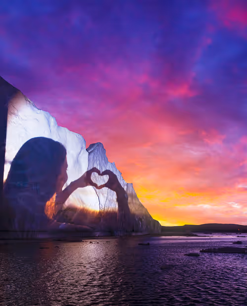 Item #41268949400250395492961747075568050525931660120934874147299664203741092904961 Media