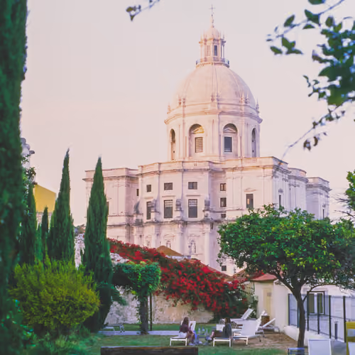 🏛