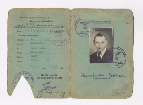 Item #104556018703380285594422033848577924912397703631022878616453807844269494370305 Media