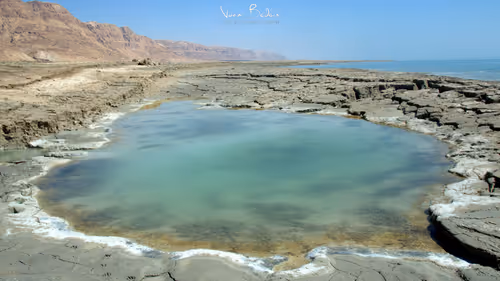 Item #95487849317578156668407947813270977219507958341613575813230836631575390584833 Media