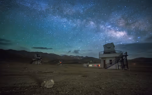 Item #9425749833926335333001150146280296056948702908253502131347533656254364778497 Media