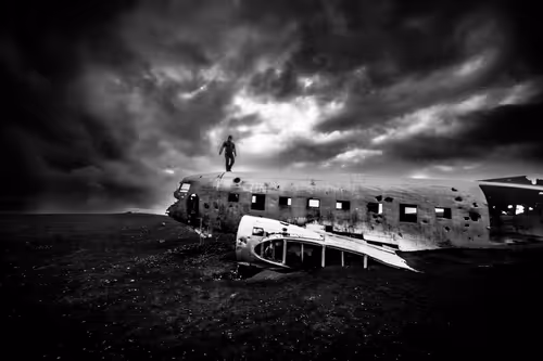 Item #84834639463328091260484975677994672960317612935287513554023817826544331522049 Media