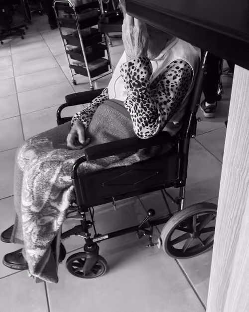 Item #18954319577998353253004349825961940133867291761371826571185822559425706065921 Media