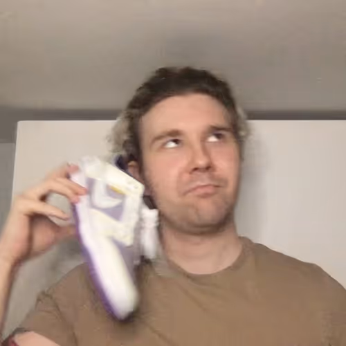 The First Snkr Smell LDeHYom0C8