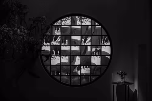 Item #49129412008169772786986690209537281524902027925806806199562930624476584345601 Media