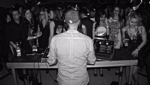 Item #40449787652065743018640773044495240111019622512701765753694832561848162713601 Media