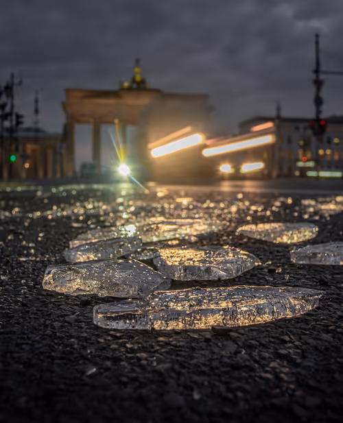 Item #25384889710298650367098582355534867069035034210500860007263878613812383842305 Media