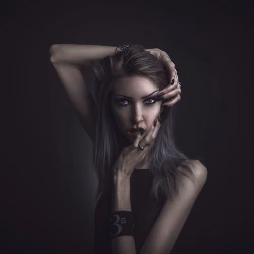 BEAUTIFUL DISTORTIONS. 3  