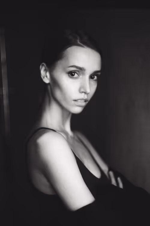 Item #50867123626424774834261631235437206087051938967624587772037365530252804096001 Media