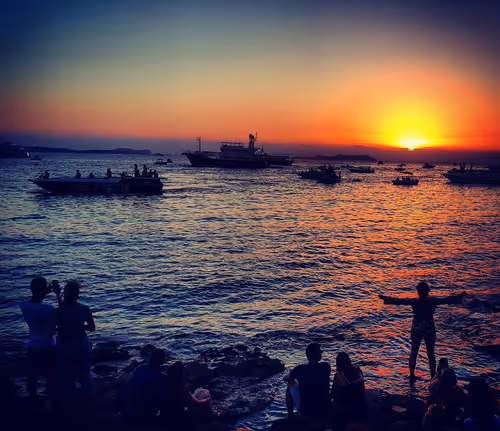 Item #81502579898277150353033734927483914682173799916853565085596411575184039870465 Media