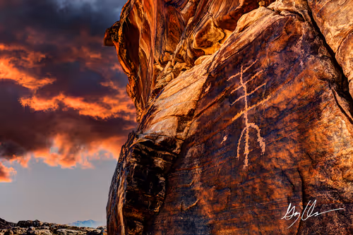 Item #47249959134198920907423674863097916784609466470325481649030705715136465731585 Media