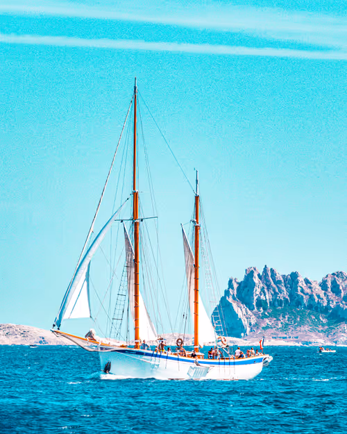 Item #38518121465561927767335068220041833566284498023600994966798612449604055072769 Media