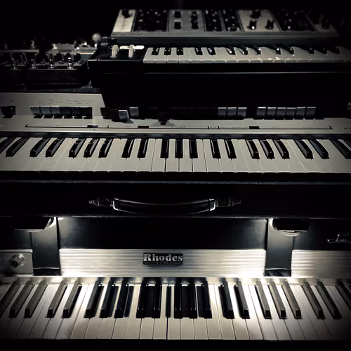 Item #45740262836019257165207413199189104700143877333062968416149399982219383013377 Media