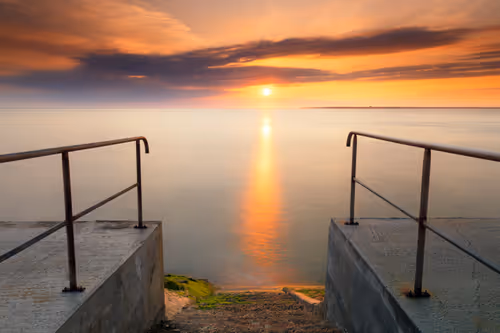 Item #33913556043655992485094381743340351336212161347103993477257409410471271858177 Media