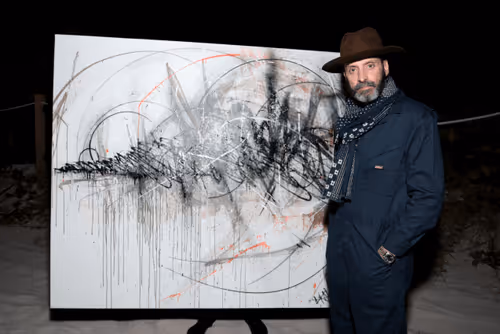 Item #92881941862040097702298055497853815989560730645684150598815775344438190014465 Media