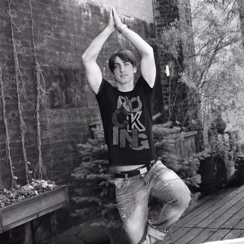 Item #78614967916850878758896281278088562819031429561597845143063368032194549252097 Media