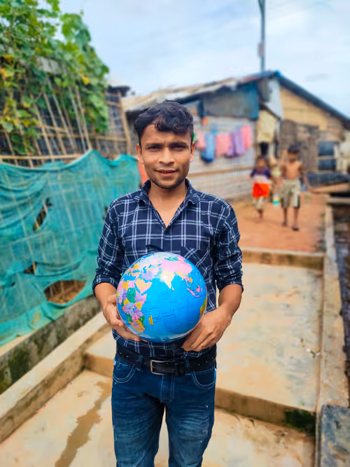 Item #28483083615204022371300351477704581571274768988091129970329682112054697132033 Media