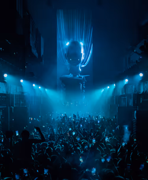 Item #94018704765823932997392747498920321357010576625206615769745993159602098667521 Media