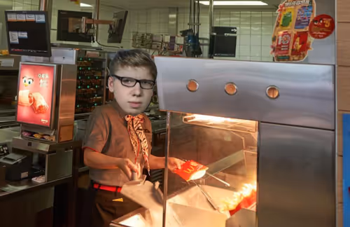 Item #17456975567956312981613779174776814874659580794017681138053521641942137438209 Media