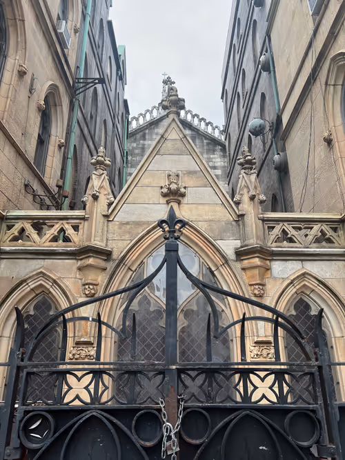 Item #25521092131356807730972205969166247316644464147603329584197842532254848385025 Media