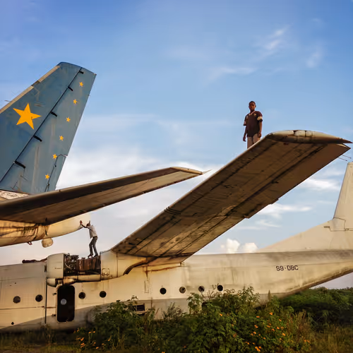 Item #5606426941725502535038272761259107725542531596447892324367451188119155507201 Media