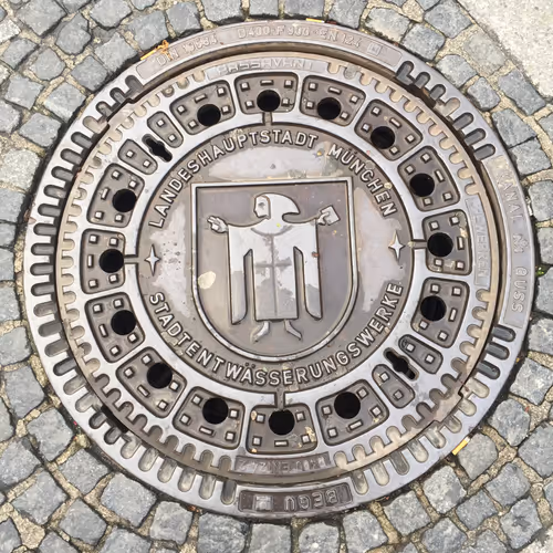 Item #50664749162083291389798367722270845779939923828333523932352926937800186527745 Media