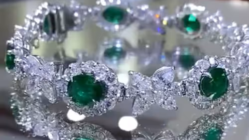 Item #63475483141840614417604835703532972748212131318874928986488791786619565768705 Media