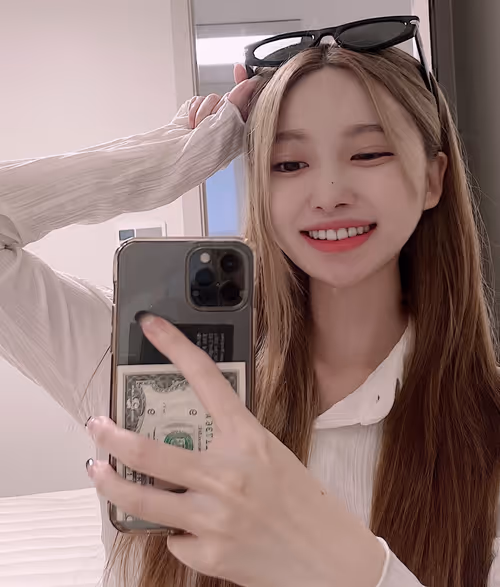 Item #46965151181709873022127412813581259762625831679601743551961723899995022688257 Media