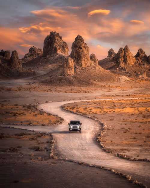 Item #104903103647378750346331157593817970478095546914968786711223283913082802274305 Media