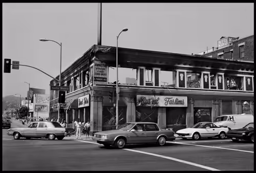 Item #92944060732368966215295016387630966585309105255455706870205160010665663922177 Media