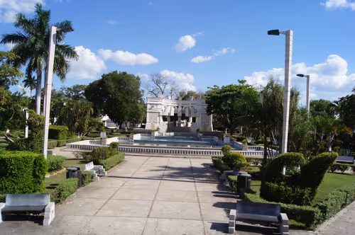 Item #40204312931910274261888319886493561627181628932808286703084245982533526749185 Media