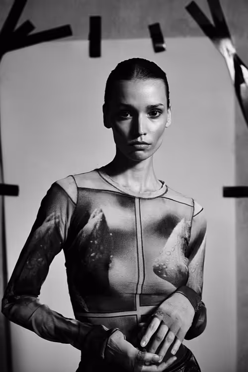 Item #50867123626424774834261631235437206087051938967624587772037365751254641278977 Media