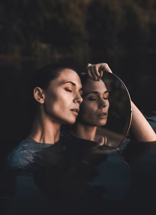 Item #40108322951802129361594584681119870045558526777819700458629971002970978910209 Media