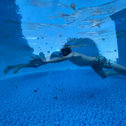 Item #8091320578472828144279632785841063966074725098085824037575393917822239244289 Media