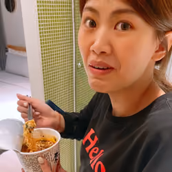 肚子餓的樣子