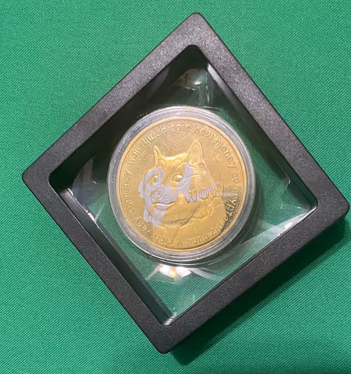 Item #37289994261425018050272678440217483592969126590906314990607422371289217630209 Media