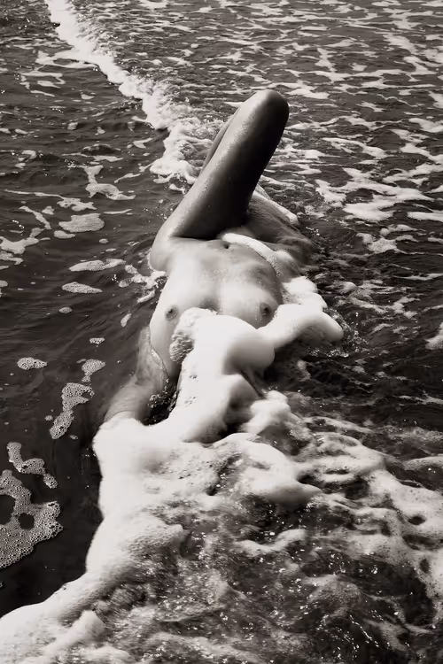 Item #50747893746858818908367272337073903739912207369127684864998521116235642437633 Media