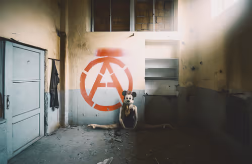 Item #29511697845116579399925011661064445951476116683601584807484795214921642016769 Media