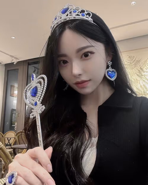 Item #46965151181709873022127412813581259762625831679601743551961723986856441282561 Media