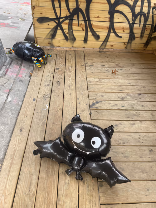 Item #46165039253768007082399740641195616512742564735458556676886734420665744490497 Media